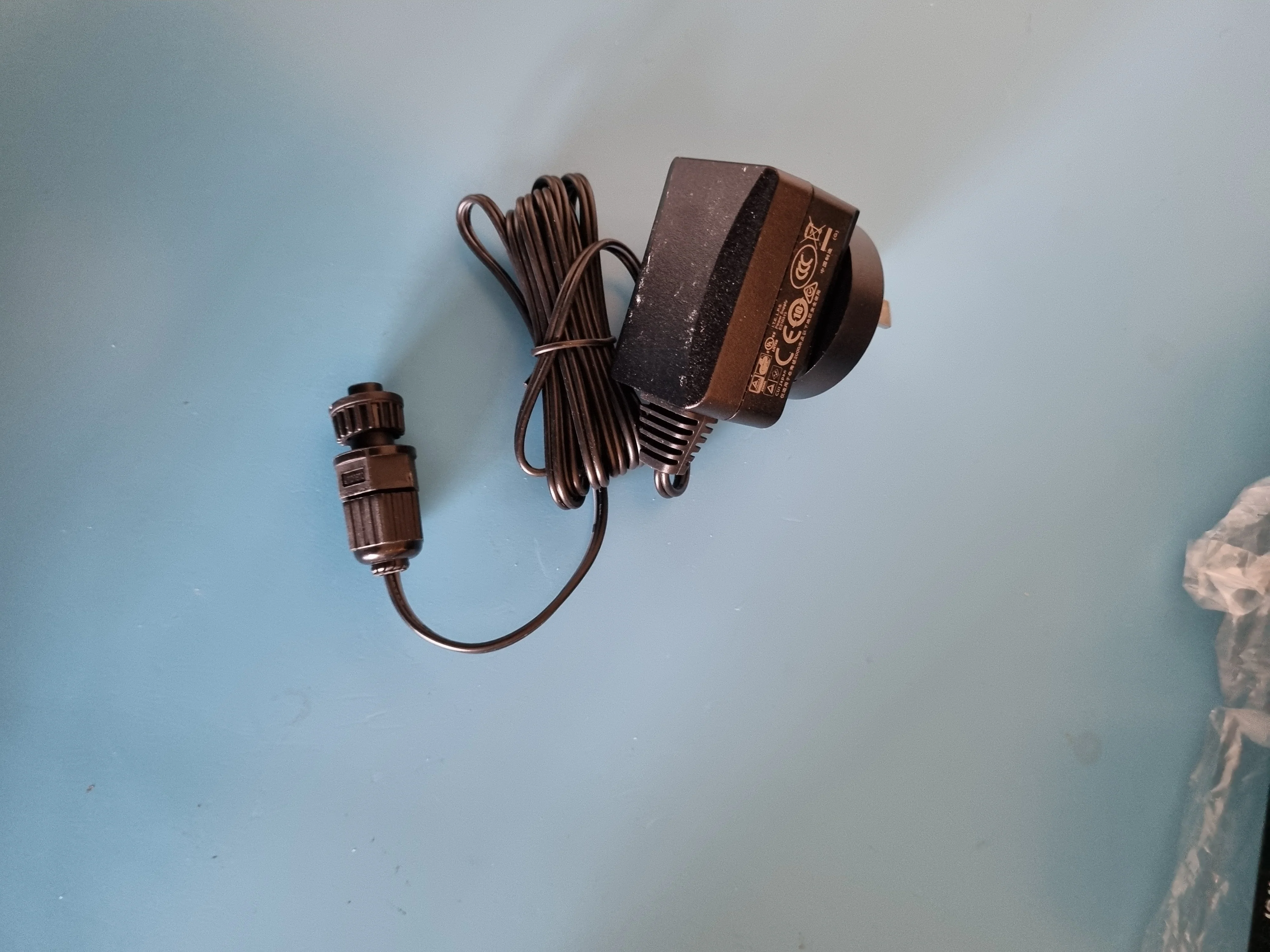 Repeater plug in power supply
